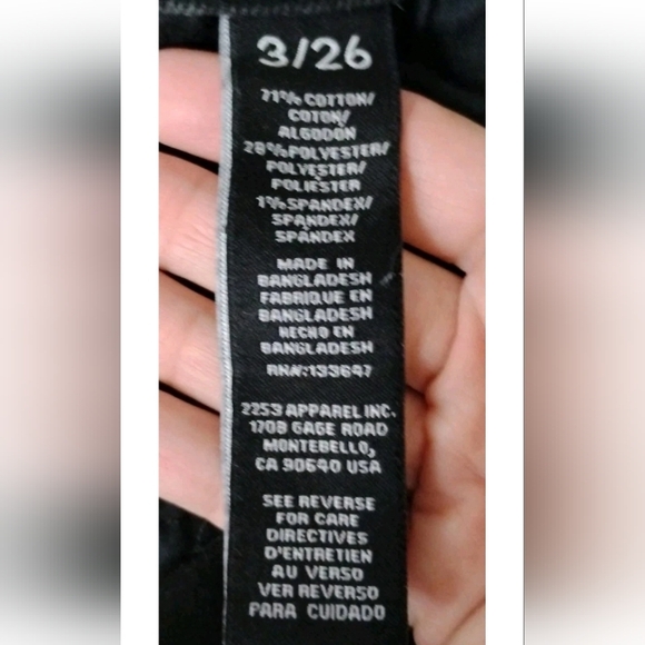 Kendall + Kylie The Icon Short Black Cutoff Stretch Women's Size 3/26 - Picture 3 of 4